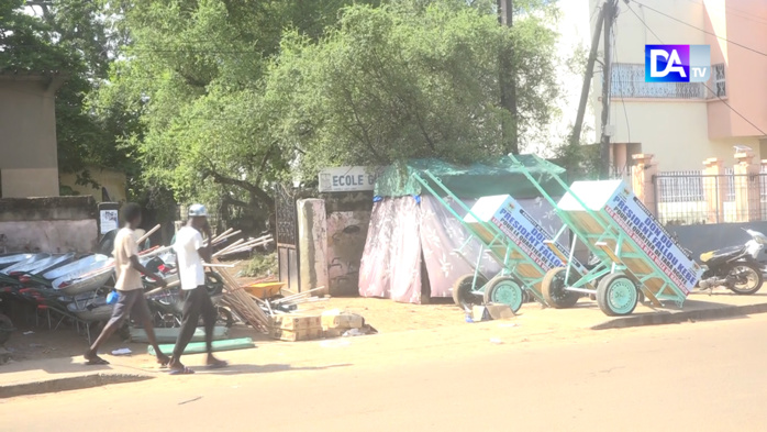 Kaolack : Fallou Kébé lance son projet de ramassage d’ordures et offre deux charrettes à son quartier Taba Ngoye Kaolack : Fallou Kébé lance son projet de ramassage d’ordures et offre deux charrettes à son quartier Taba Ngoye
