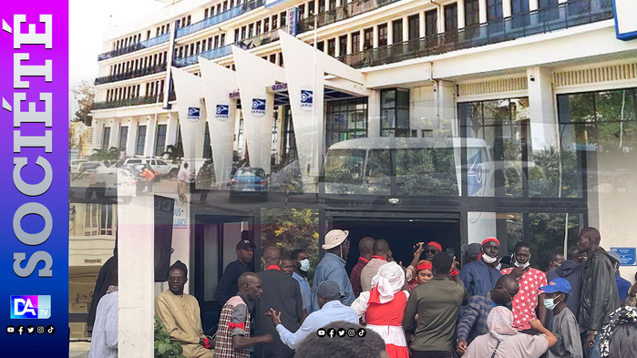 La Poste en péril : Les travailleurs au bord du gouffre La Poste en péril : Les travailleurs au bord du gouffre