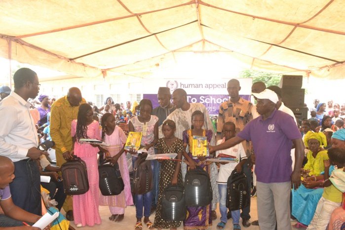 Yeumbeul : 303 kits en fournitures scolaires offerts aux potaches des écoles inondées