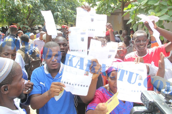 Présidentielle guinéenne à Dakar : Les peuls militants de Cellou Dallein Diallo interdits d'accès aux salles de vote Présidentielle guinéenne à Dakar : Les peuls militants de Cellou Dallein Diallo interdits d'accès aux salles de vote