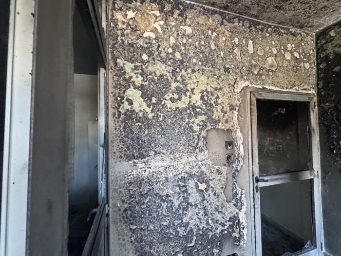 Sacré cœur : les images de l’attaque du siège de Taxawu Sénégal, Khalifa Sall constate les dégâts Sacré cœur : les images de l’attaque du siège de Taxawu Sénégal, Khalifa Sall constate les dégâts