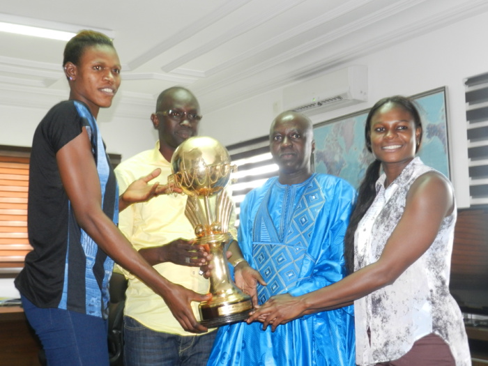 Le Directeur Général des ADS reçoit Mame Diodio Diouf et Ramata Daou