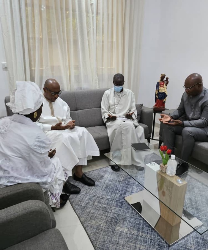 Barthélémy Dias, tête de liste de la coalition Sam Sa Kaddu, chez les foyers religieux Barthélémy Dias, tête de liste de la coalition Sam Sa Kaddu, chez les foyers religieux