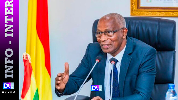 Drame à N’Zérékoré : le PM Oury Bah présente les condoléances du gouvernement aux familles éplorées et annonce trois jours de deuil national à partir de ce mardi.   Drame à N’Zérékoré : le PM Oury Bah présente les condoléances du gouvernement aux familles éplorées et annonce trois jours de deuil national à partir de ce mardi.