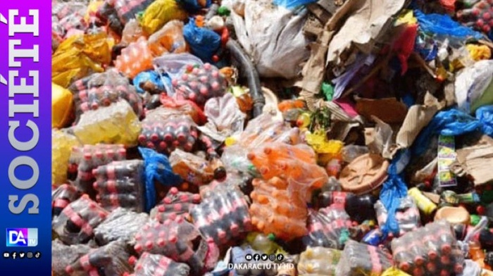 VELINGARA : 08 tonnes de produits prohibés saisis dans les boutiques par le service départemental d’hygiène… VELINGARA : 08 tonnes de produits prohibés saisis dans les boutiques par le service départemental d’hygiène…