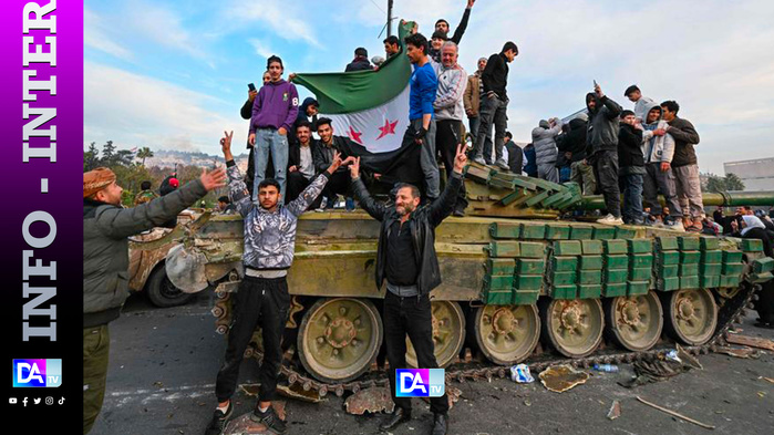 Syrie: à la télévision publique, les rebelles annoncent la chute du "tyran" Assad Syrie: à la télévision publique, les rebelles annoncent la chute du "tyran" Assad