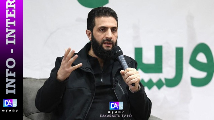 Le chef des rebelles syriens à la célèbre mosquée des Omeyyades à Damas Le chef des rebelles syriens à la célèbre mosquée des Omeyyades à Damas