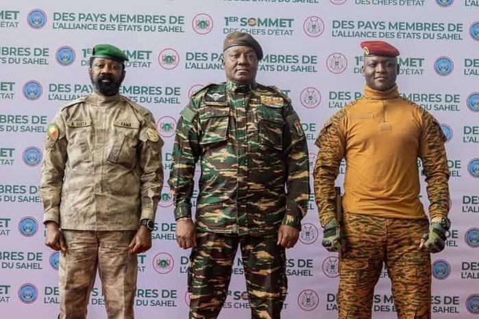 Mali, Burkina et Niger, "espace sans visa" pour les ressortissants de la Cedeao Mali, Burkina et Niger, "espace sans visa" pour les ressortissants de la Cedeao