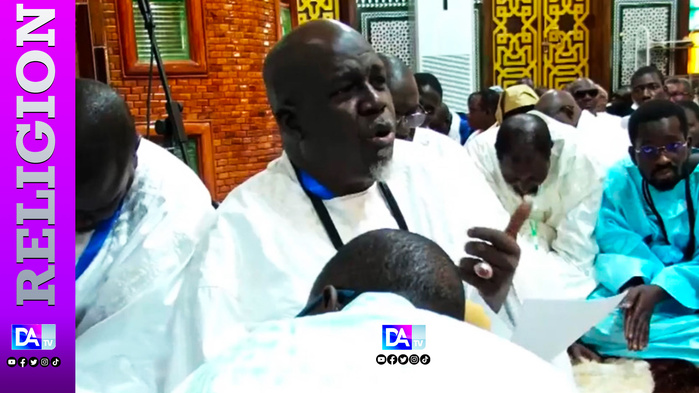 TOUBA – Hizbut- Tarquiyah remet au Khalife des Mourides 402 millions de francs et promet de revenir TOUBA – Hizbut- Tarquiyah remet au Khalife des Mourides 402 millions de francs et promet de revenir