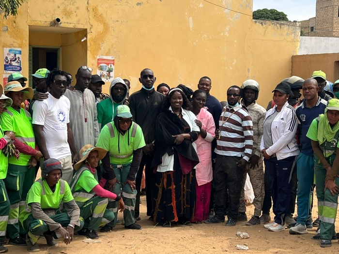 Thiès – Initiative « Setal Sunu Gox » : Massamba Diop participe à la journée d’investissement humain « Set-Setal » au poste de santé de Keur Issa Thiès – Initiative « Setal Sunu Gox » : Massamba Diop participe à la journée d’investissement humain « Set-Setal » au poste de santé de Keur Issa