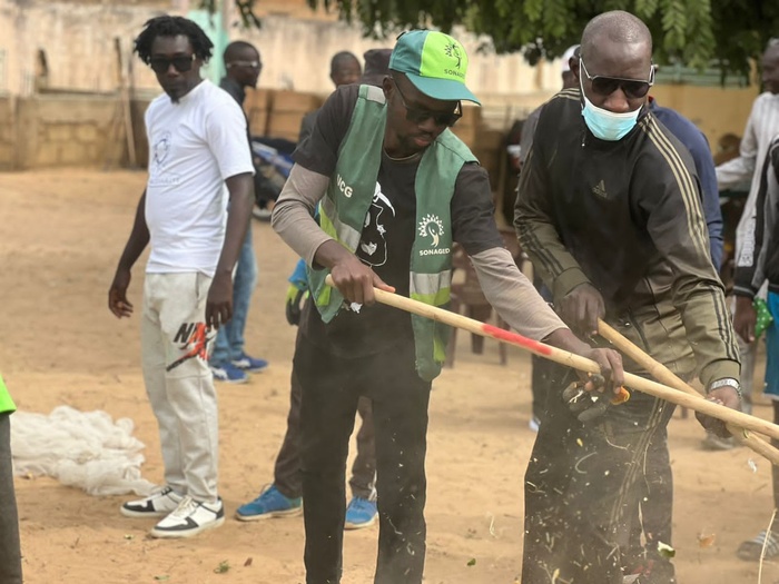 Thiès - Initiative "Setal Sunu Gox" : Massamba Diop participe à la journée d'investissement humain "Set-Setal" au poste de santé de Keur Issa Thiès - Initiative "Setal Sunu Gox" : Massamba Diop participe à la journée d'investissement humain "Set-Setal" au poste de santé de Keur Issa