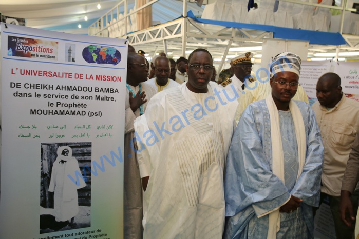  Touba : Macky Sall visite des stands exposant sur le Mouridisme