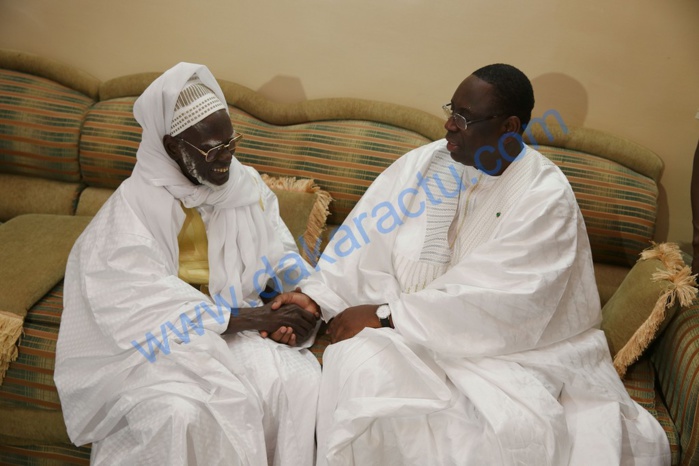 SERIGNE MOUNTAKHA BLOQUÉ DEVANT LA MOSQUÉE PAR LES FORCES DE L’ORDRE : Le Président Macky pique une colère et présente ses excuses