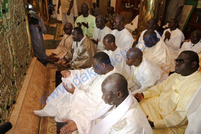 Images de la Prière du Vendredi à la Grande Mosquée de Touba