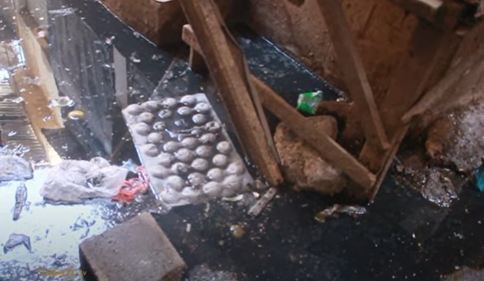 Marché central de Kaolack : Les commerçants du "Mbarou Banana" en brassards rouges, dénoncent l'insalubrité de leur lieu de travail et menacent... Marché central de Kaolack : Les commerçants du "Mbarou Banana" en brassards rouges, dénoncent l'insalubrité de leur lieu de travail et menacent...