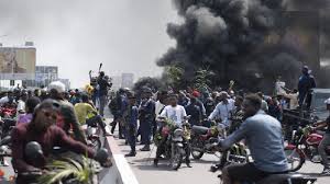 RDC: plusieurs ambassades dont celle du Rwanda attaquées par des manifestants à Kinshasa RDC: plusieurs ambassades dont celle du Rwanda attaquées par des manifestants à Kinshasa