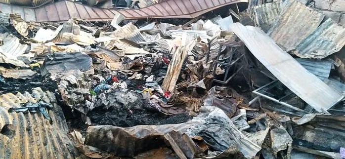 Bilan provisoire de l'incendie au marché central de Kaolack : Un blessé et plusieurs cantines détruites Bilan provisoire de l'incendie au marché central de Kaolack : Un blessé et plusieurs cantines détruites