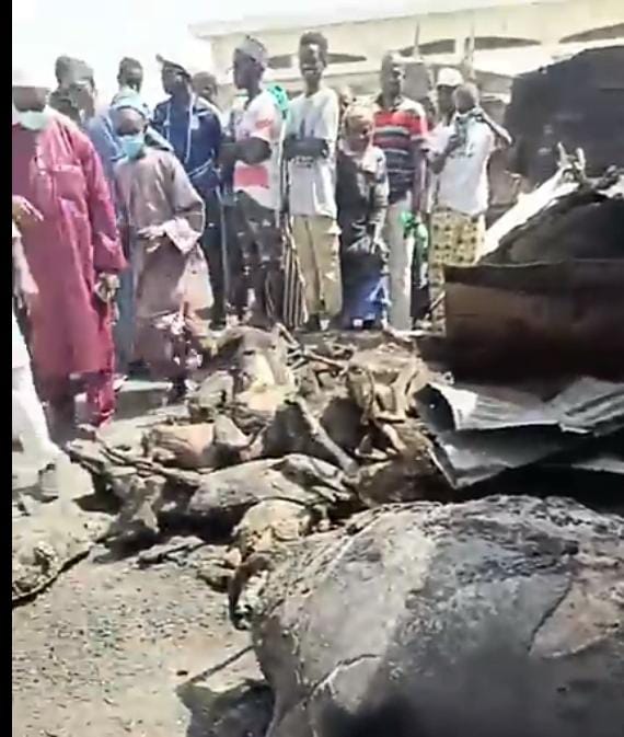 Bilan provisoire de l'incendie au marché central de Kaolack : Un blessé et plusieurs cantines détruites