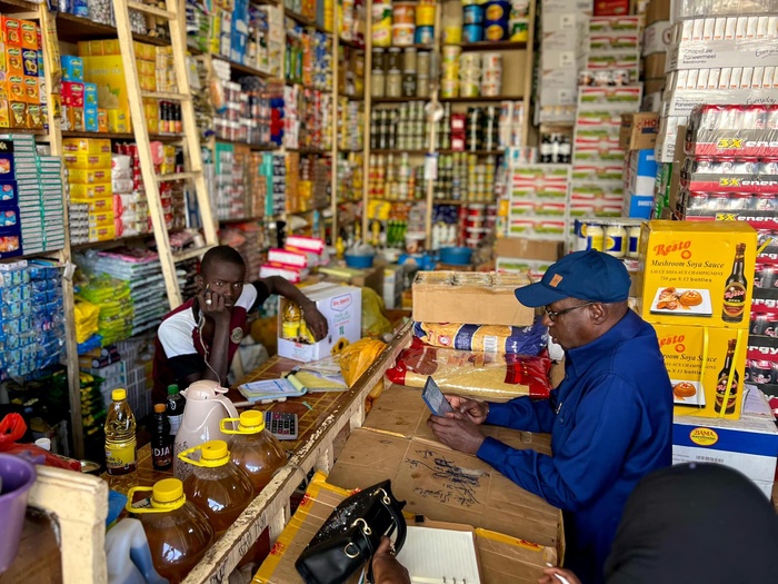 Visite des marchés : Le député Abdou Karim Sall sur le terrain pour s’assurer du respect des prix fixés par l’État Visite des marchés : Le député Abdou Karim Sall sur le terrain pour s’assurer du respect des prix fixés par l’État