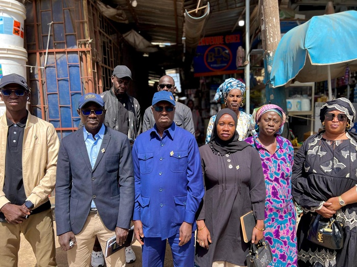 Visite des marchés : Le député Abdou Karim Sall sur le terrain pour s’assurer du respect des prix fixés par l’État Visite des marchés : Le député Abdou Karim Sall sur le terrain pour s’assurer du respect des prix fixés par l’État