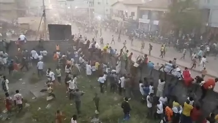 Bousculade mortelle en Guinée: 140 morts, 11 disparus selon un rapport indépendant Bousculade mortelle en Guinée: 140 morts, 11 disparus selon un rapport indépendant