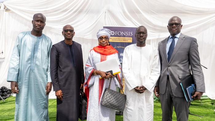 PCA FONSIS /  Me Nafissatou Diop Cissé  passe les commandes à Cheikh Sidiya El Moctar Beye PCA FONSIS /  Me Nafissatou Diop Cissé  passe les commandes à Cheikh Sidiya El Moctar Beye