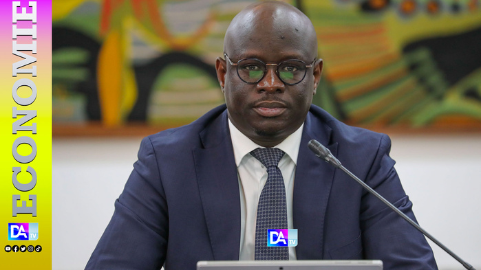 Sénégal : Cheikh Diba tempère les inquiétudes des investisseurs étrangers, un discours en décalage avec les déclarations publiques Sénégal : Cheikh Diba tempère les inquiétudes des investisseurs étrangers, un discours en décalage avec les déclarations publiques