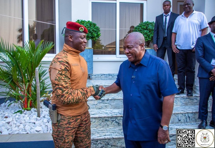 Le Président ghanéen John Dramani Mahama en visite à Ouagadougou ce Lundi pour des échanges stratégiques Le Président ghanéen John Dramani Mahama en visite à Ouagadougou ce Lundi pour des échanges stratégiques