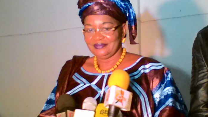 AIDA M’BODJ : « Que Wade effectue son retour dans ce pays! ...Après Omar Sarr, c’est peut-être moi la suivante… Nous refuserons la décapitation! » AIDA M’BODJ : « Que Wade effectue son retour dans ce pays! ...Après Omar Sarr, c’est peut-être moi la suivante… Nous refuserons la décapitation! »