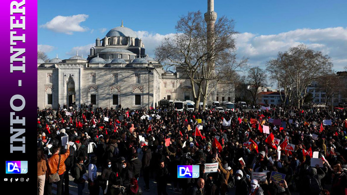 Turquie: l’opposition revendique 300.000 manifestants à Istanbul Turquie: l’opposition revendique 300.000 manifestants à Istanbul