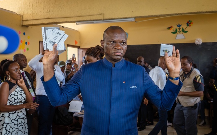 Présidentielle au Gabon: le "président-candidat" Oligui en tête selon des résultats partiels Présidentielle au Gabon: le "président-candidat" Oligui en tête selon des résultats partiels