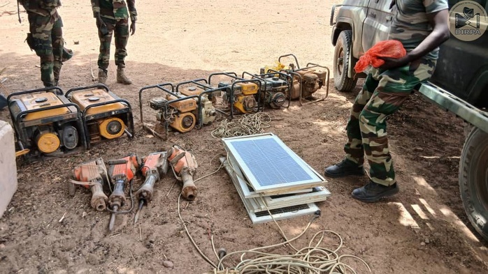 Zone Militaire N°4 : Des sites d’orpaillage clandestins démantelés lors de l’opération « Dalaoule » Zone Militaire N°4 : Des sites d’orpaillage clandestins démantelés lors de l’opération « Dalaoule »