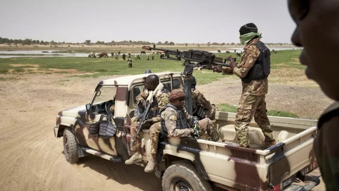 Mali: des corps retrouvés près d’un camp de l’armée après la rafle de dizaines de civils Mali: des corps retrouvés près d’un camp de l’armée après la rafle de dizaines de civils