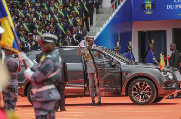 Gabon: Oligui Nguema investi après 19 mois de transition Gabon: Oligui Nguema investi après 19 mois de transition