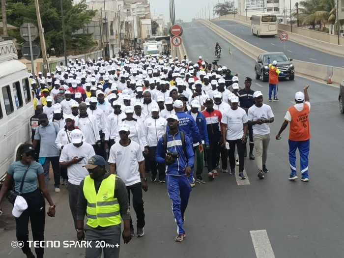 Randonnée pédestre de l’ONAS : « la pratique sportive est porteuse de performance des entreprises », dixit le DG Séni Diène Randonnée pédestre de l’ONAS : « la pratique sportive est porteuse de performance des entreprises », dixit le DG Séni Diène