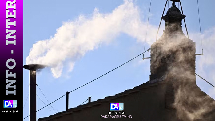 Fumée blanche au Vatican, un pape a été élu Fumée blanche au Vatican, un pape a été élu
