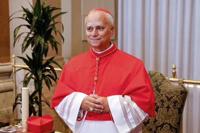 VATICAN : Le Cardinal Américain Robert Francis Prevost Élu Pape sous le Nom de Léon XIV VATICAN : Le Cardinal Américain Robert Francis Prevost Élu Pape sous le Nom de Léon XIV