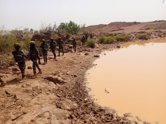 Opération ORIENTALE 1 : Deux sites d’orpaillage clandestins démantelés dans la zone de la Falémé (Dirpa) Opération ORIENTALE 1 : Deux sites d’orpaillage clandestins démantelés dans la zone de la Falémé (Dirpa)