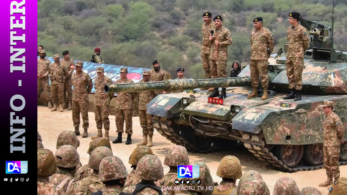 L’armée pakistanaise dit que l’Inde a attaqué trois bases aériennes avec des missiles L’armée pakistanaise dit que l’Inde a attaqué trois bases aériennes avec des missiles