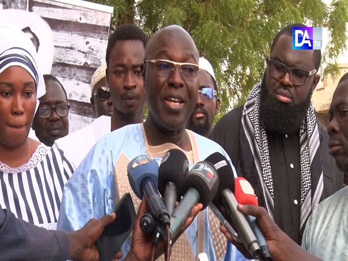 TOUBA – Arona Coumba Ndoffène Diouf dénonce la gestion économique de Macky Sall et lance un plaidoyer pour son audition devant le tribunal approprié TOUBA – Arona Coumba Ndoffène Diouf dénonce la gestion économique de Macky Sall et lance un plaidoyer pour son audition devant le tribunal approprié