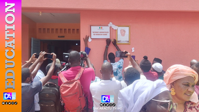 KOLDA : Le bloc administratif du lycée Alpha Molo Baldé baptisé au nom de Boubacar Kandé, ex proviseur… KOLDA : Le bloc administratif du lycée Alpha Molo Baldé baptisé au nom de Boubacar Kandé, ex proviseur…