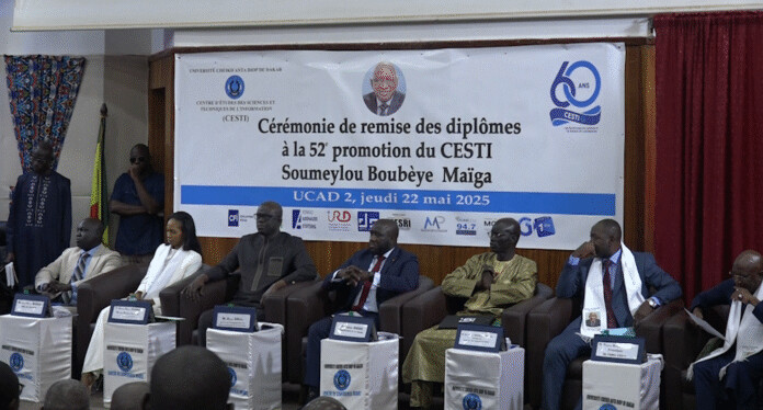 Cérémonie de remise des diplômes de la 52e promotion du CESTI : un vibrant hommage rendu  à Soumeylou Boubèye Maïga (Parrain) Cérémonie de remise des diplômes de la 52e promotion du CESTI : un vibrant hommage rendu  à Soumeylou Boubèye Maïga (Parrain)