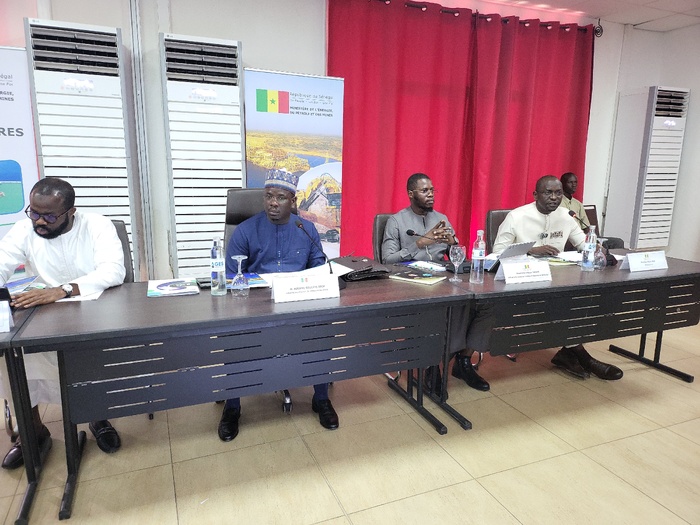 Transparence minière au Sénégal : « Vers un pacte pour la justice sociale et la redevabilité » (Birame Soulèye Diop) Transparence minière au Sénégal : « Vers un pacte pour la justice sociale et la redevabilité » (Birame Soulèye Diop)