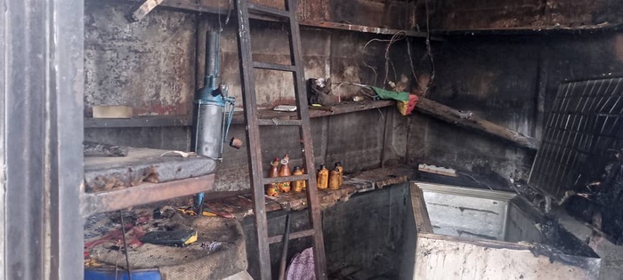 Incendie à la gare routière de Thiès: Des boutiques d'alimentation générale partent en fumée( images) Incendie à la gare routière de Thiès: Des boutiques d'alimentation générale partent en fumée( images)