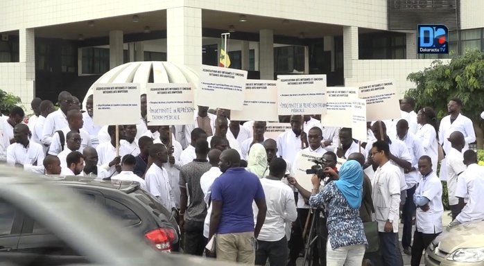 Santé: Le COMES décrète une grève de 72 heures renouvelable à compter de ce lundi 26 mai Santé: Le COMES décrète une grève de 72 heures renouvelable à compter de ce lundi 26 mai