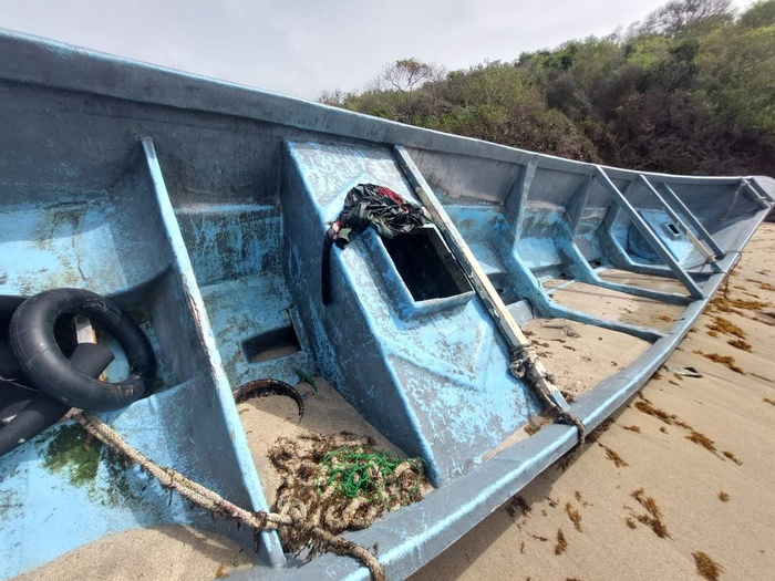 Tragédie en mer aux Saint-Vincent-et-les-Grenadines : Onze corps et des papiers maliens retrouvés après l’échouement d’une pirogue
