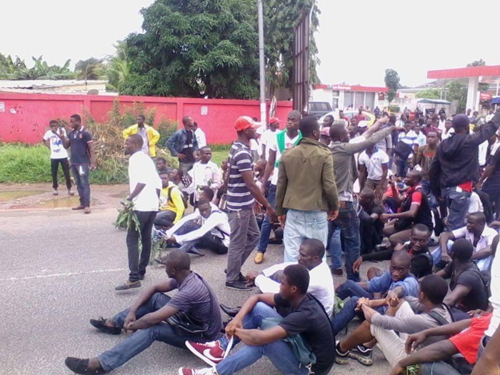 SAINT-LOUIS- Affrontements entre étudiants et forces de l'ordre SAINT-LOUIS- Affrontements entre étudiants et forces de l'ordre