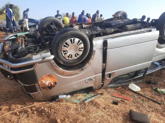 Accident tragique sur l'autoroute Ila Touba : Une femme décède et 15 blessés à Bambey Accident tragique sur l'autoroute Ila Touba : Une femme décède et 15 blessés à Bambey