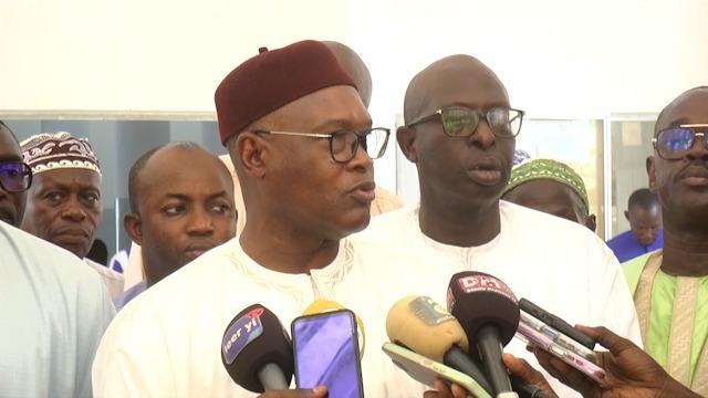 TOUBA- Mobilisation de solidarité en faveur de Modou Diop Diaobé… Maire , adjoints au maire , conseillers et administration se mobilisent TOUBA- Mobilisation de solidarité en faveur de Modou Diop Diaobé… Maire , adjoints au maire , conseillers et administration se mobilisent