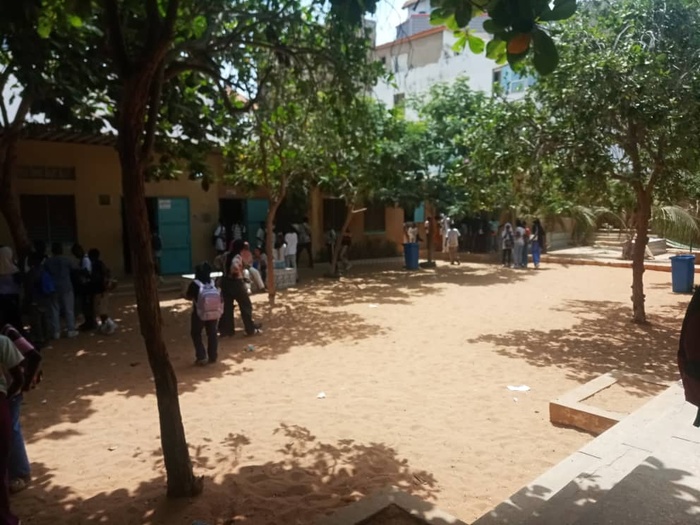 Éducation/CFEE et Concours d’entrée en Sixième : 240 candidats en lice au Centre El Hadji Élimane Thiaw de Yoff Éducation/CFEE et Concours d’entrée en Sixième : 240 candidats en lice au Centre El Hadji Élimane Thiaw de Yoff